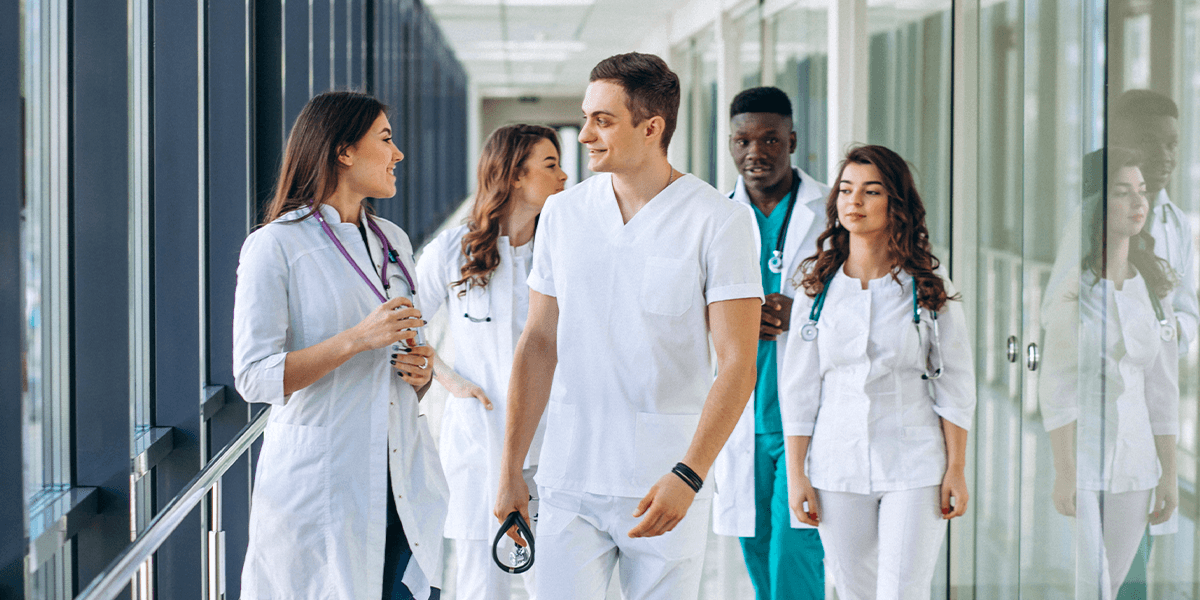 Editorial: “Reconstruindo a excelência na formação médica”, por Luiz Carlos Molinari